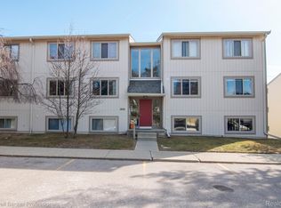 1655 Riverside Dr APT 10, Rochester Hills, MI 48309