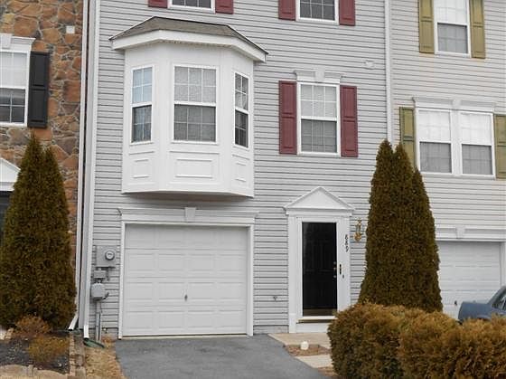 1st image of 889 Monet Dr