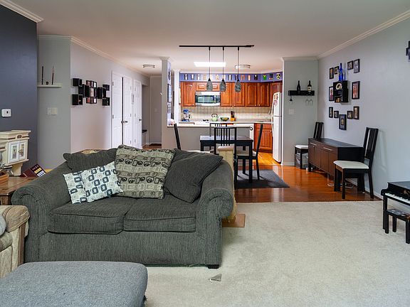 5th image of 1234 Elmwood Ave APT 4D