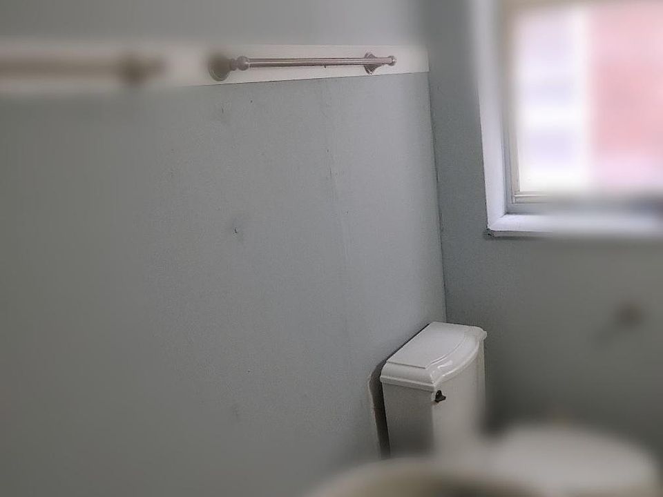 2nd image of 4005 Greer Ave