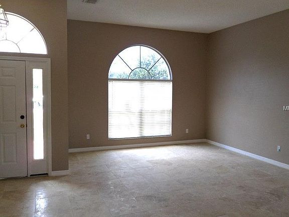3rd image of 127 Antrim Ct