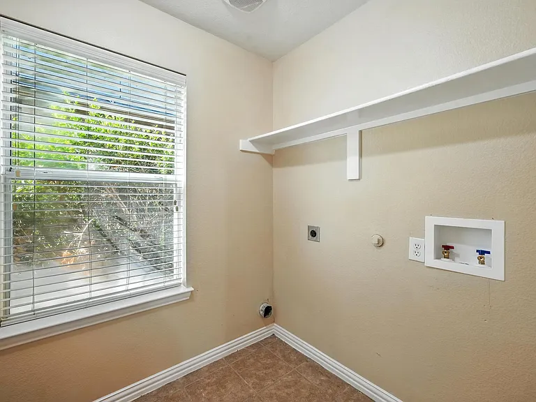 224 Bluefinch Dr — Photo 32