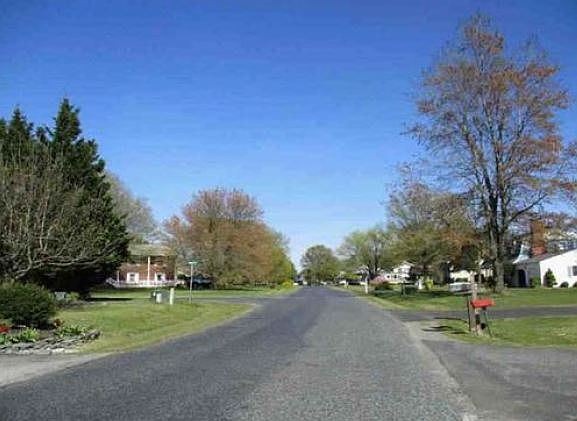 2nd image of 202 Skipper Ln