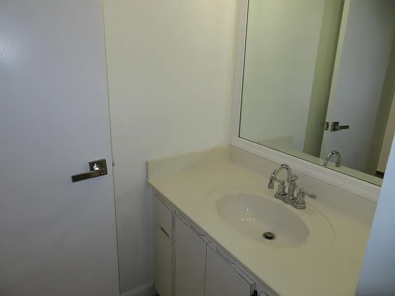 1700 Embassy Dr #708 — Photo 25