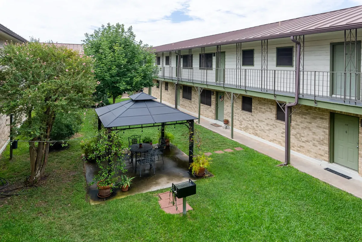 Building Photo - Shoal Creek North