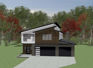 442 Hampton Dr W, Moorhead, MN