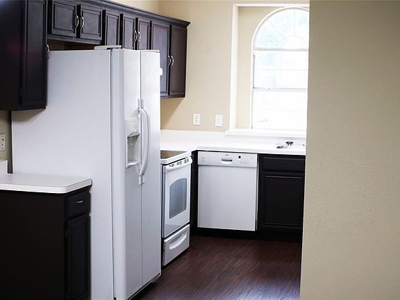 2nd image of 1374 Mimosa Ln