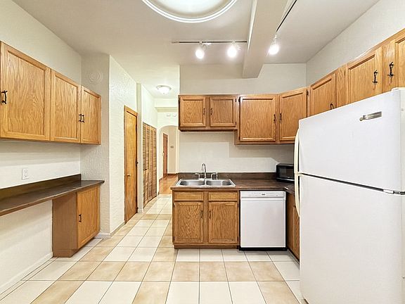 4th image of 1521 W Barry Ave APT 3