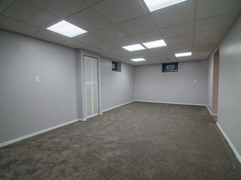 2861 Wellesley Dr — Photo 26