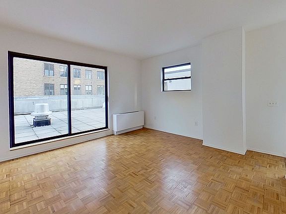 3rd image of 360 W 34th St APT 14X