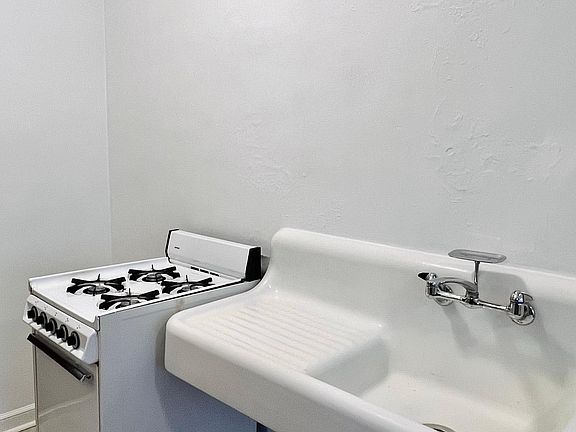 4th image of 1728 2nd Ave S APT 105