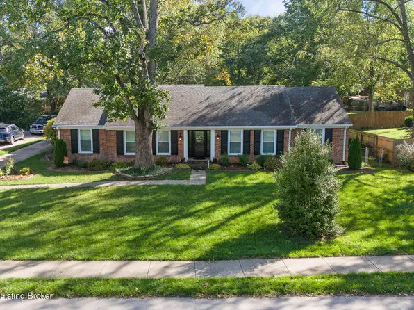 405 Whiteheath Ln, Douglass Hills, KY 40243