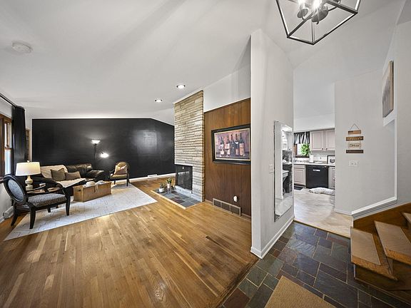 3rd image of 5769 Sandalwood Blvd