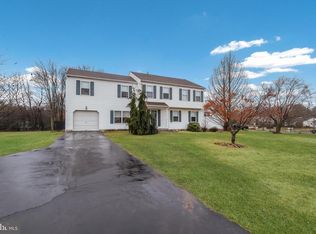 900 Chatfield Rd, Warrington, PA 18976