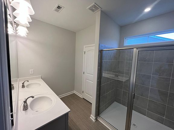5th image of 716 Biltmore Dr