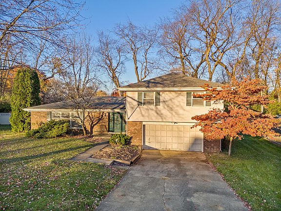 2nd image of 729 Nakomi Dr