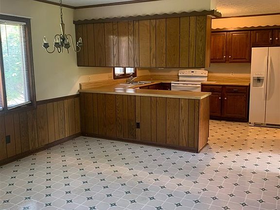 4th image of 1316 Lois Ln