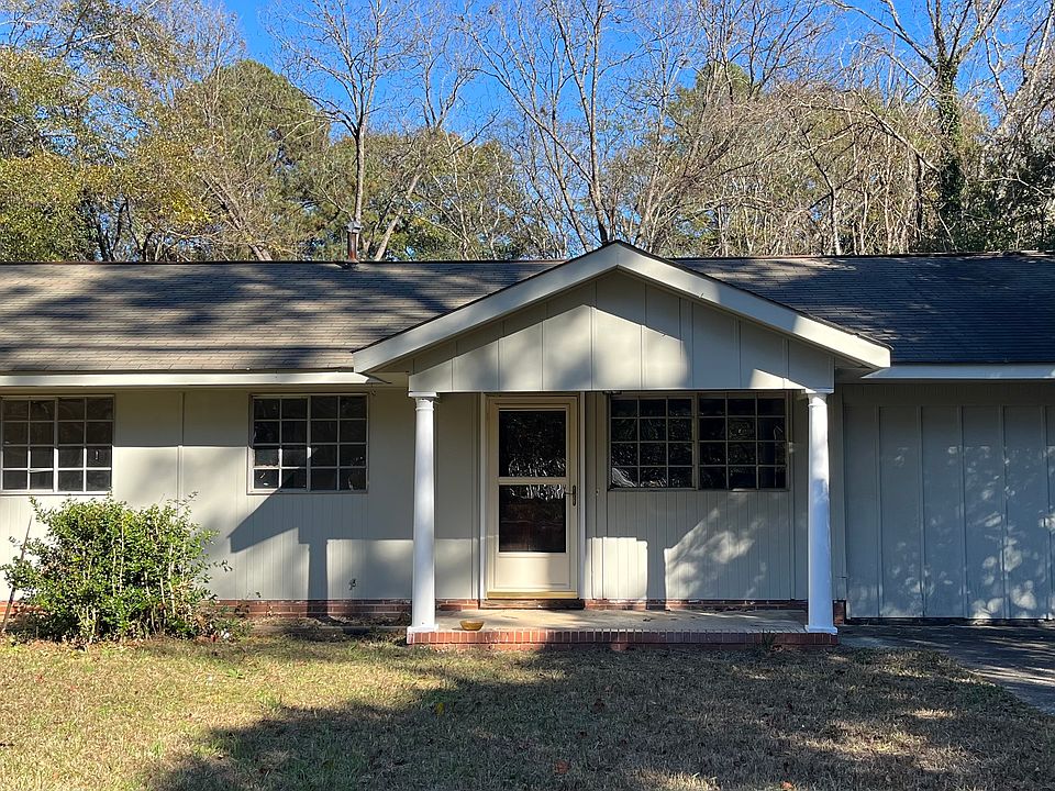 1st image of 131 Lake Dr