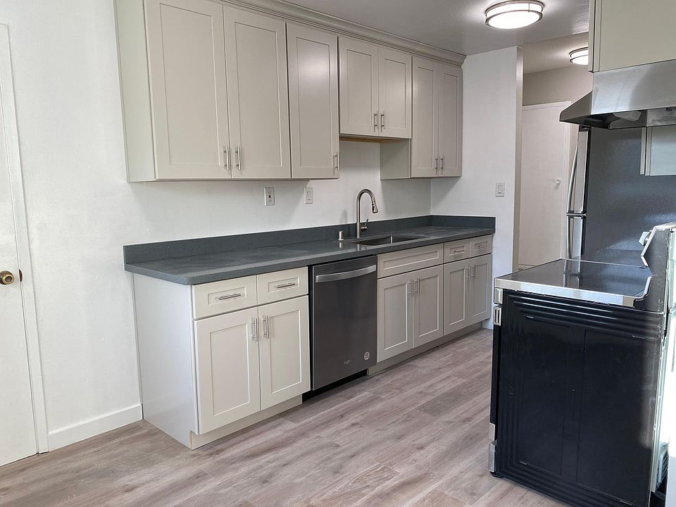 1st image of 1715 Ross Cir APT 4