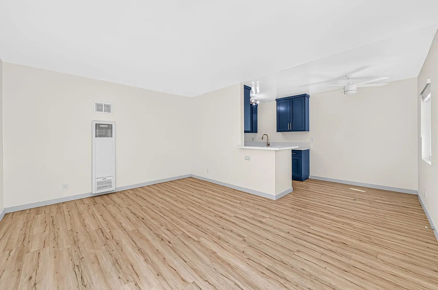 359 East Esther Street — Photo 3