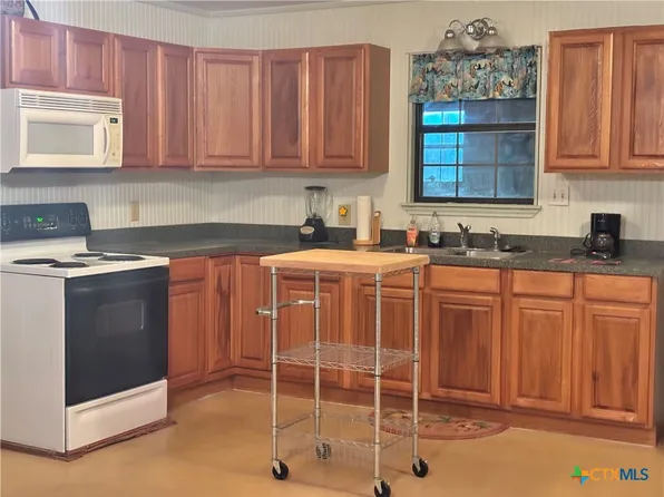 103 Cassie St, Pt O Connor, TX 77982