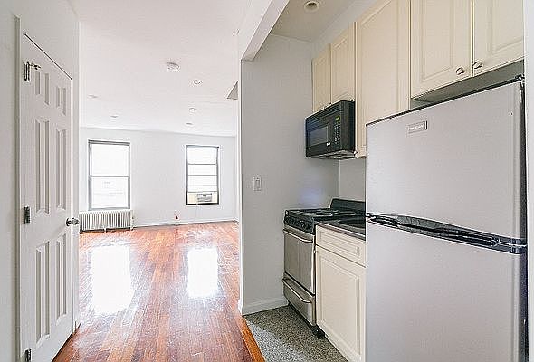 1st image of 237 W 14th St APT D4