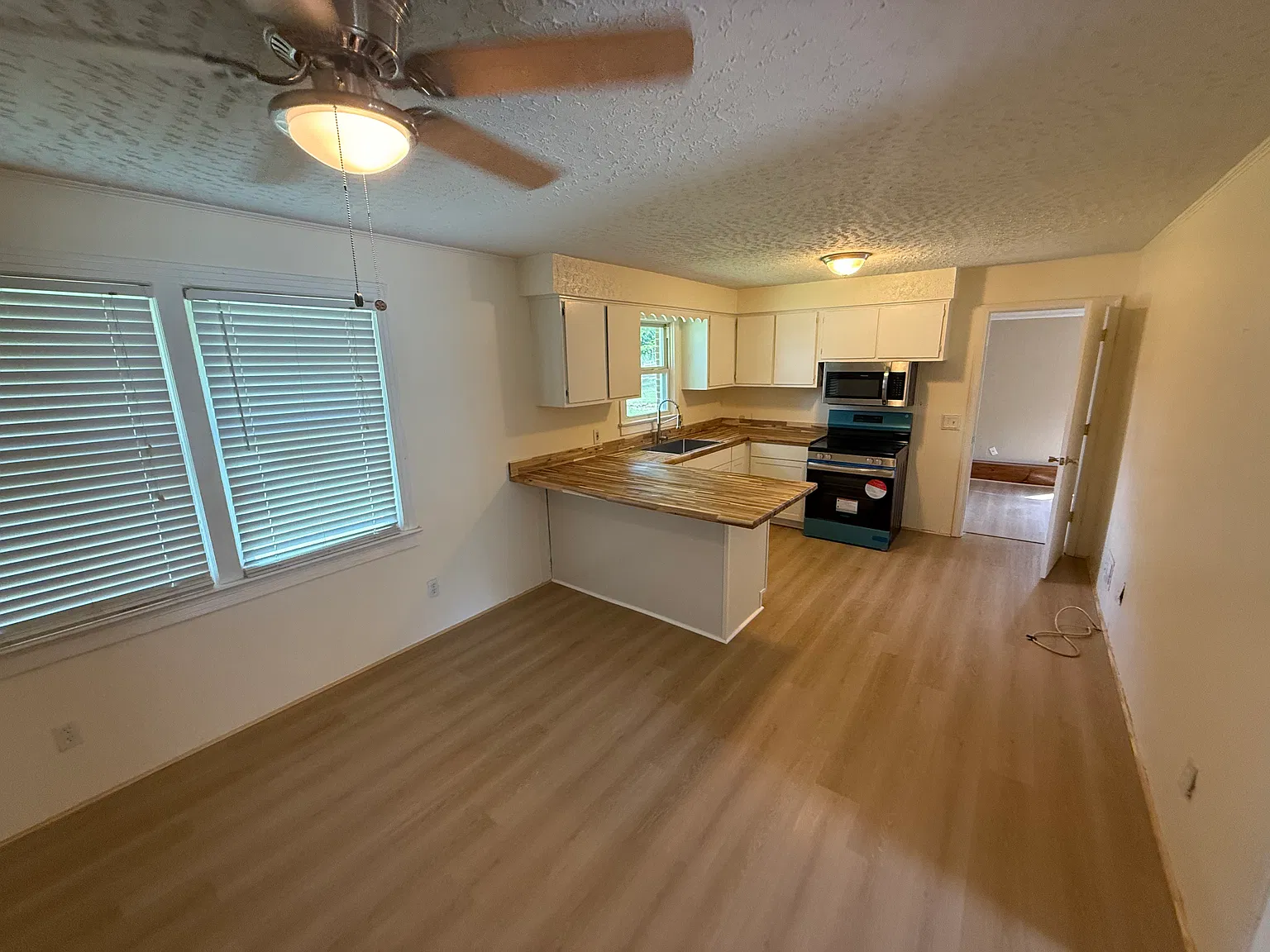 3 bed, 1640 sqft, $1,800 — Photo 4
