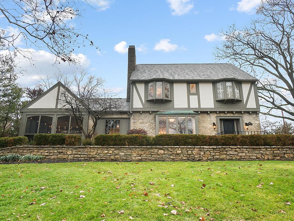 1st image of 2166 N Parkway Dr