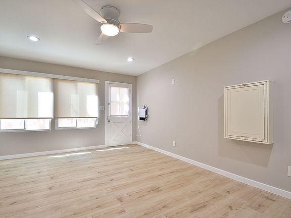 4th image of 649 30th St #B