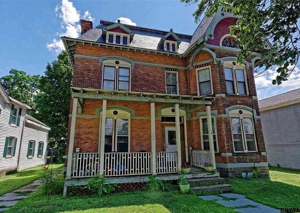 1st image of 748 Hudson Ave