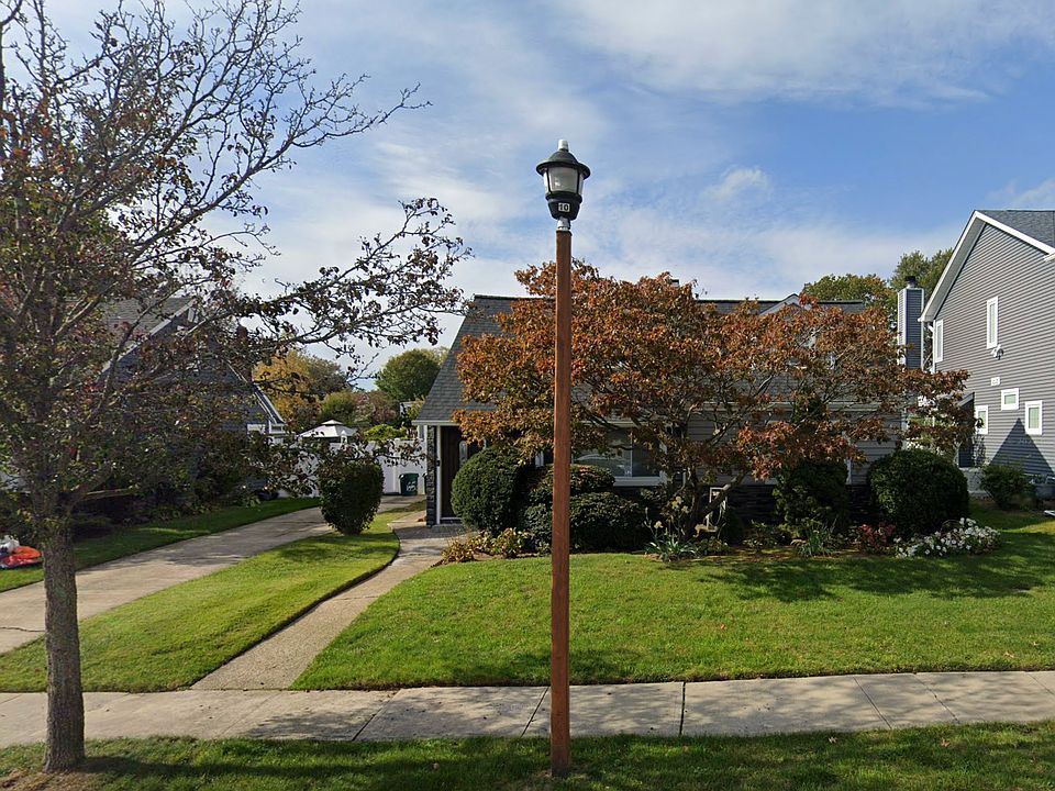 1st image of 658 Wyngate Dr E