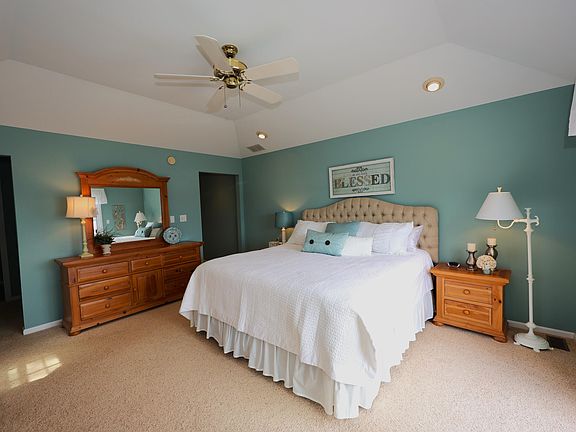 4th image of 50039 W Lakeshore Dr