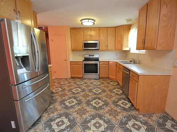 5th image of 1420 W Walnut Dr
