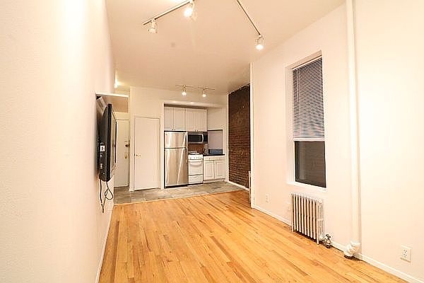 1st image of 515 W 46th St APT 2C