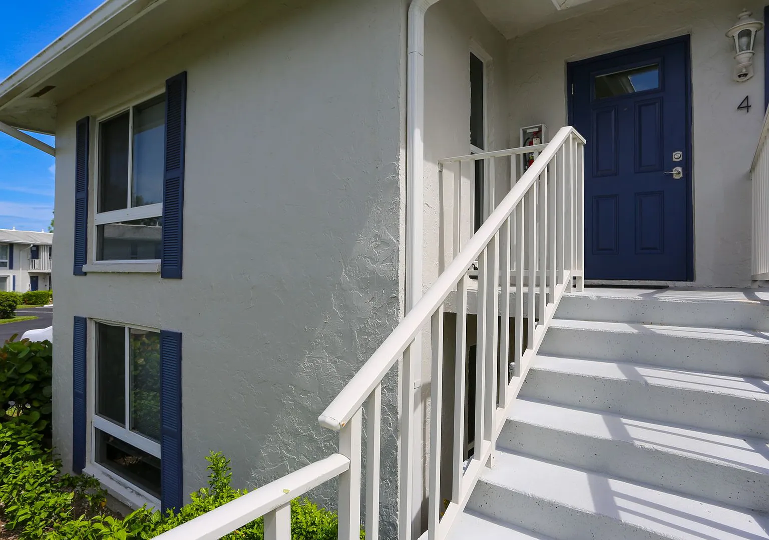 Glades Country Club 2/2 With Golf Beautiful Unit Ready For You To Rent Seasonally — Photo 4