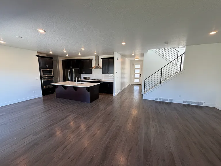 1071 W Sebal Ln — Photo 6
