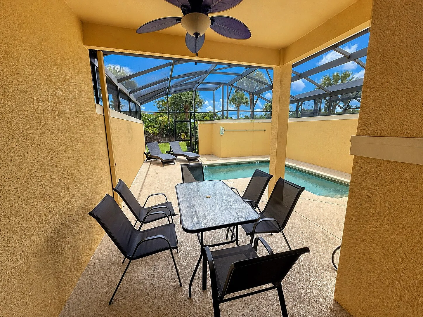 4 bed, 3.0 bath, 1884 sqft, $2,600 — Photo 3