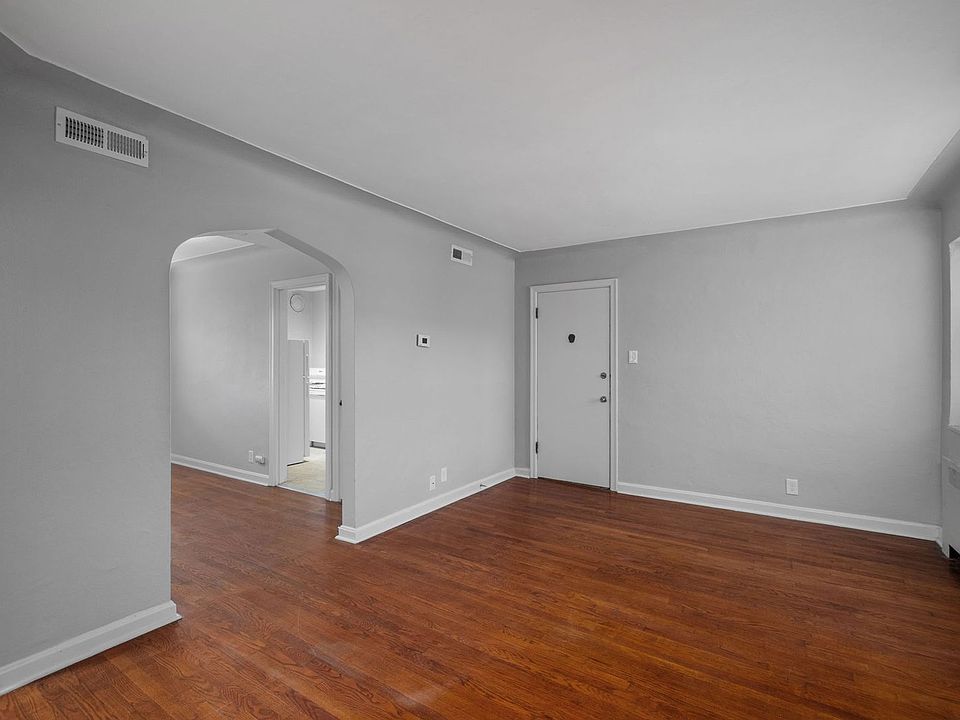 1st image of 5816 Lindenwood Ave Basement 5826