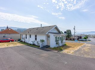 302 6th St, Garibaldi, OR 97118