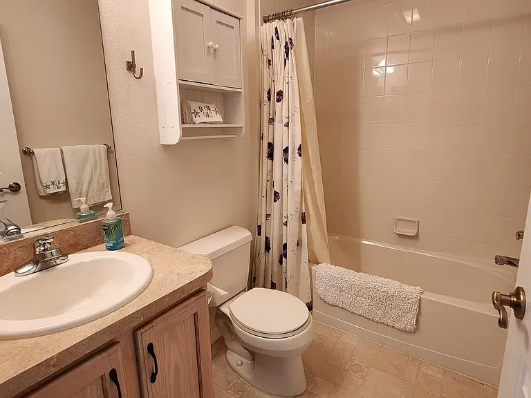 916 Eastmont Ct — Photo 34