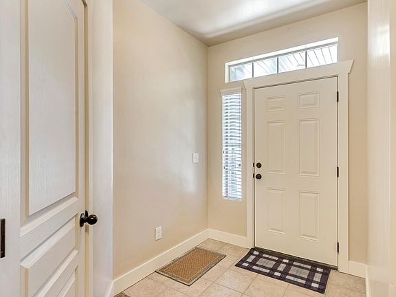 5th image of 1582 N Venetian Way