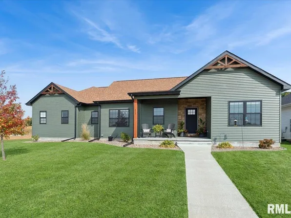 322 Crossroads Ave, Camanche, IA 52730