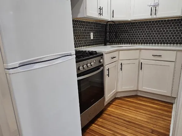 359 State St APT 2R, Albany, NY 12210