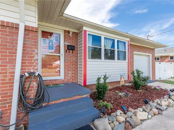 8121 Walters Dr, Norfolk, VA 23518