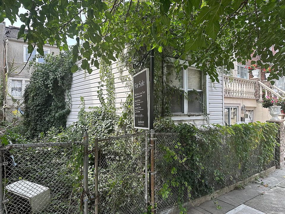 2nd image of 2572 W 17th St