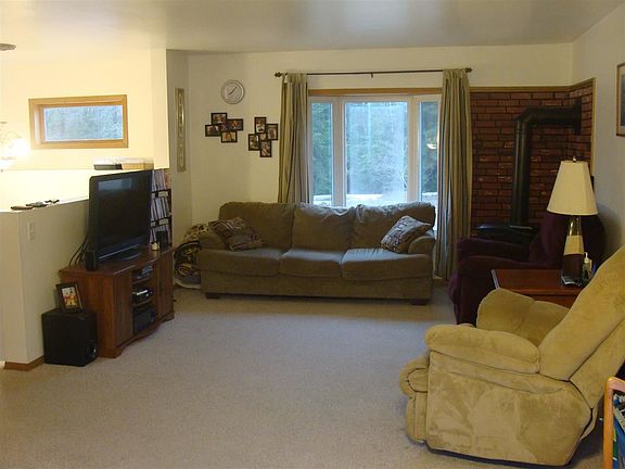 3rd image of 430 W Carpenter Ln
