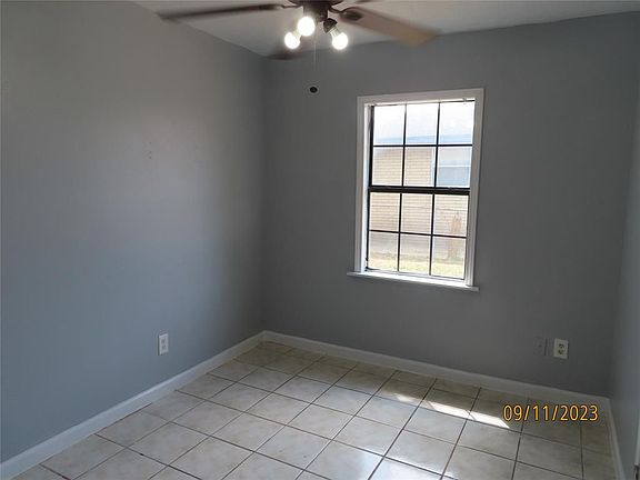 3rd image of 726 Westshire Dr