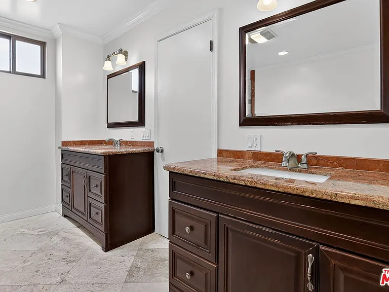 184 N Crescent Dr — Photo 33