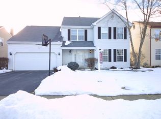 467 Mayfield Ln, Aurora, IL 60504