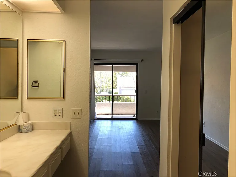 25951 Orbita — Photo 32